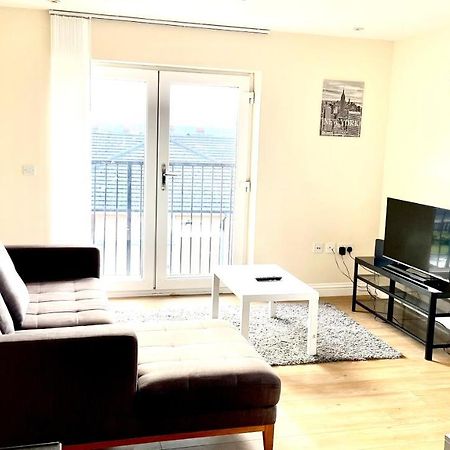 Holiday Flat In Central Slough Near To London Heathrow And Windsor With Free Car Park Exteriér fotografie