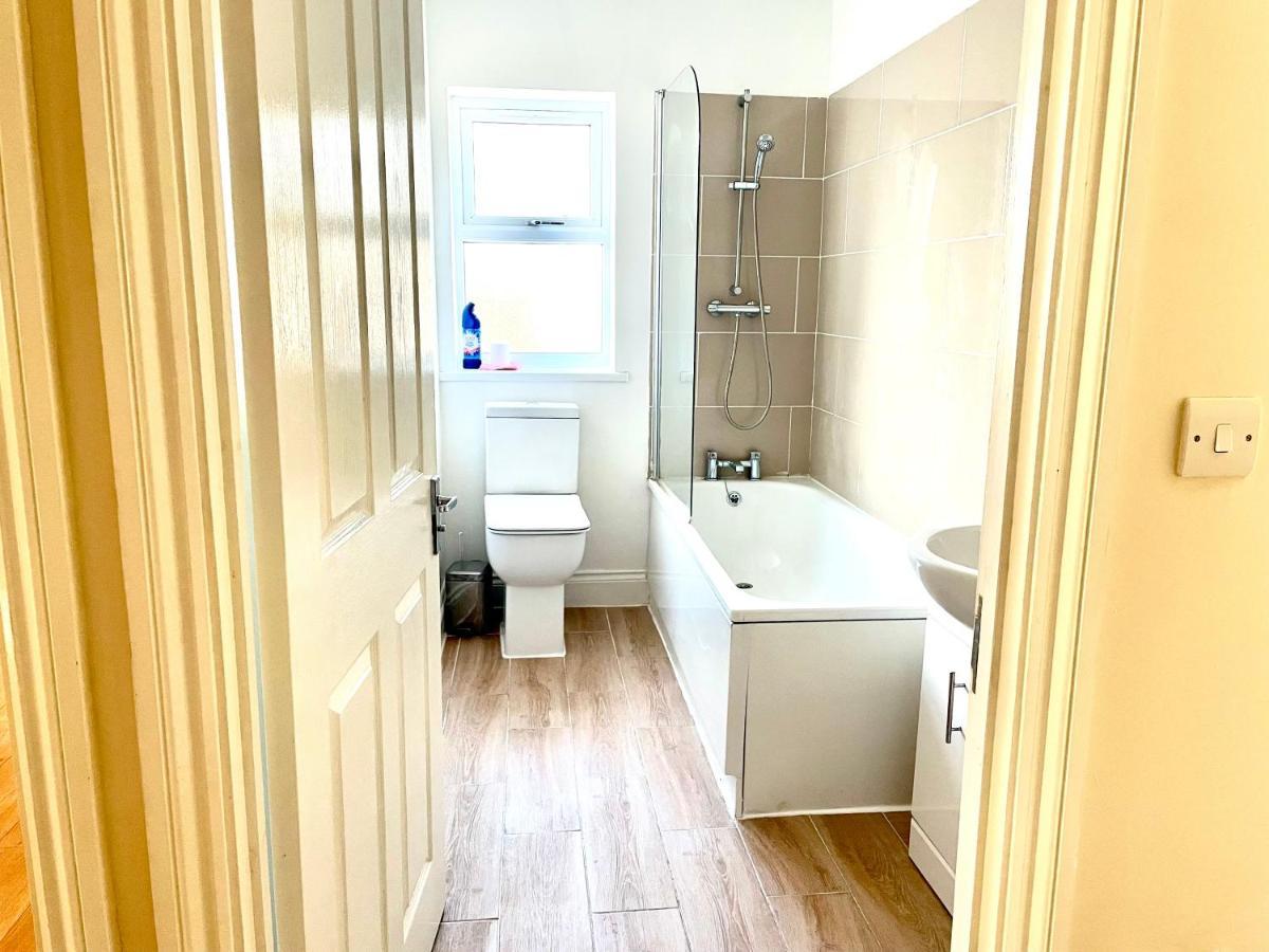 Holiday Flat In Central Slough Near To London Heathrow And Windsor With Free Car Park Exteriér fotografie