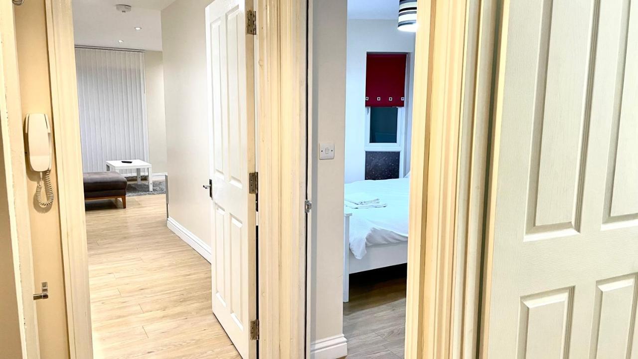 Holiday Flat In Central Slough Near To London Heathrow And Windsor With Free Car Park Exteriér fotografie