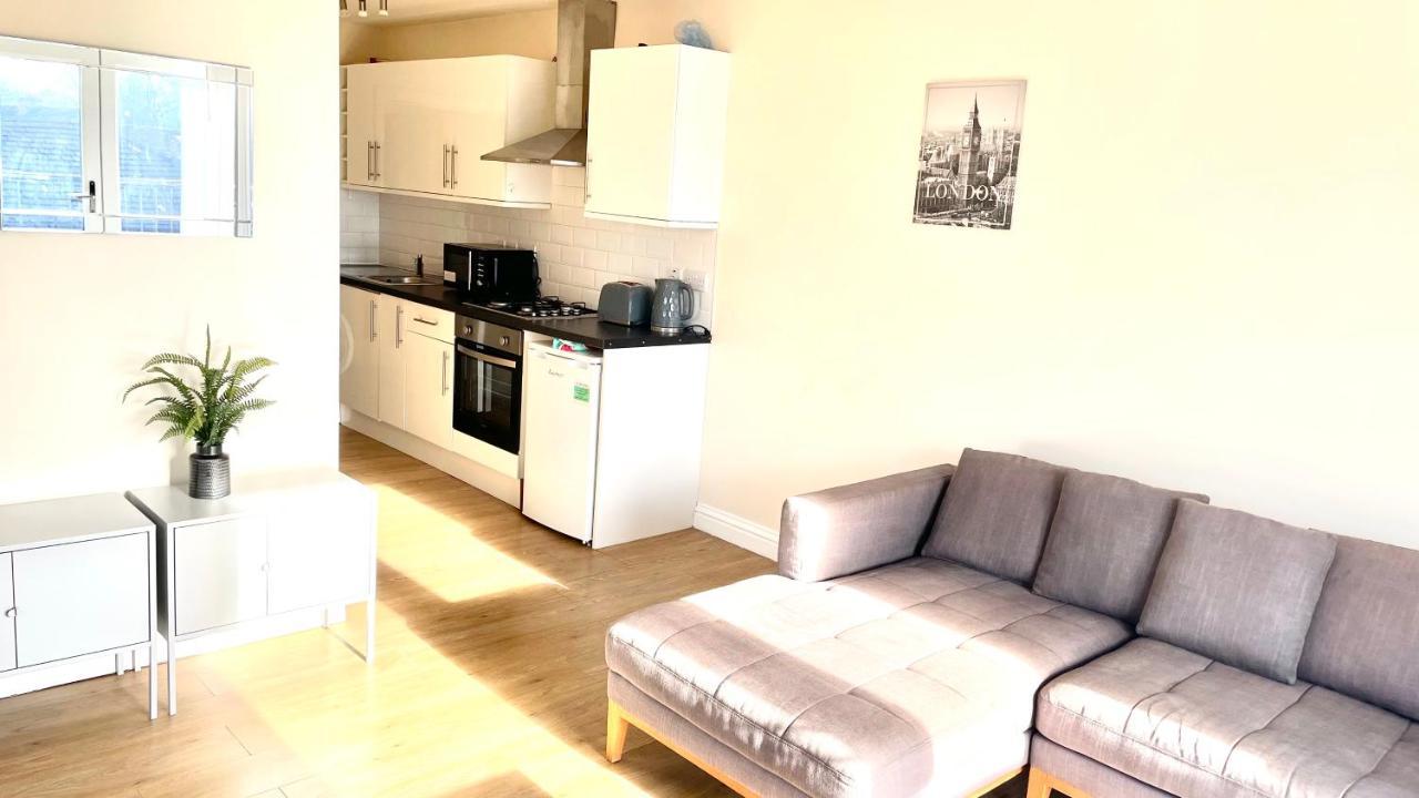 Holiday Flat In Central Slough Near To London Heathrow And Windsor With Free Car Park Exteriér fotografie